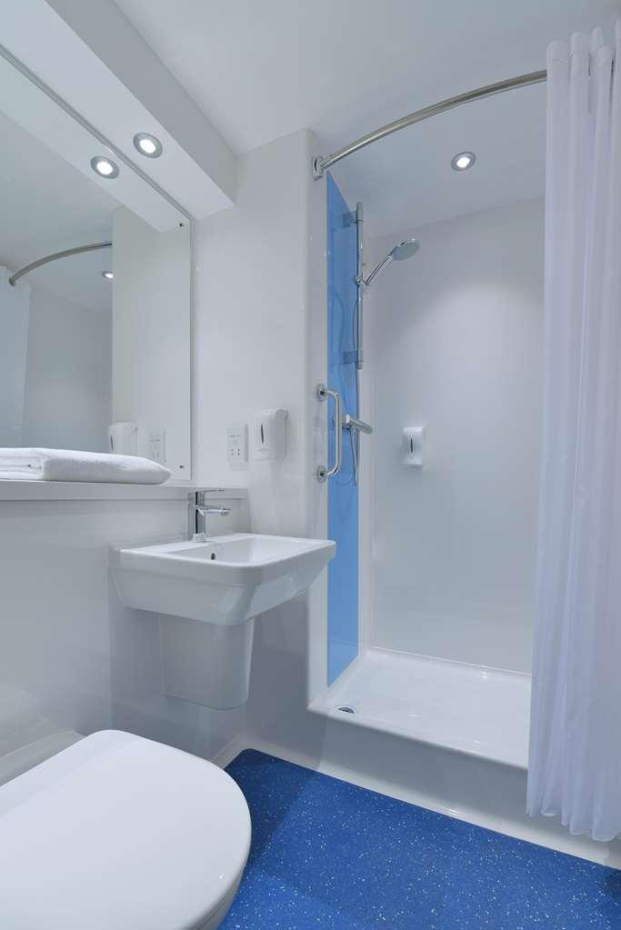 Travelodge Chester Central Phòng bức ảnh